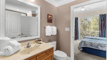 Baignoire, sèche-cheveux