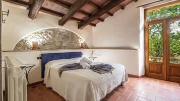 7 bedrooms, free WiFi, bed sheets
