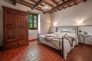 2 bedrooms, free WiFi, bed sheets - Farmhouse "Ginestra" with Shared Pool, Private Garden & Wi-Fi (Arcidosso)
