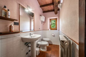 تجهيزات دش، مجففات شعر، مناشف