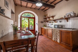 Dining - Farmhouse "Oleandro" with Shared Pool, Private Garden & Wi-Fi (Arcidosso)