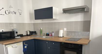 Grand Studio au Calme Proche Cathédrale-parking Possible