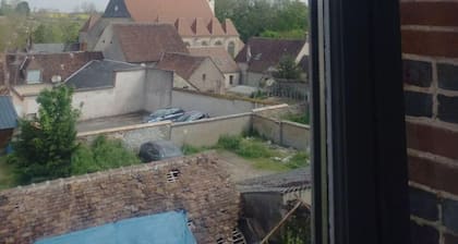 spacious, comfortable accommodation 1 h 15 from Paris
