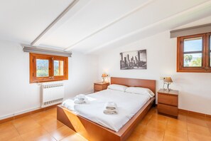 3 bedrooms, free WiFi, bed sheets