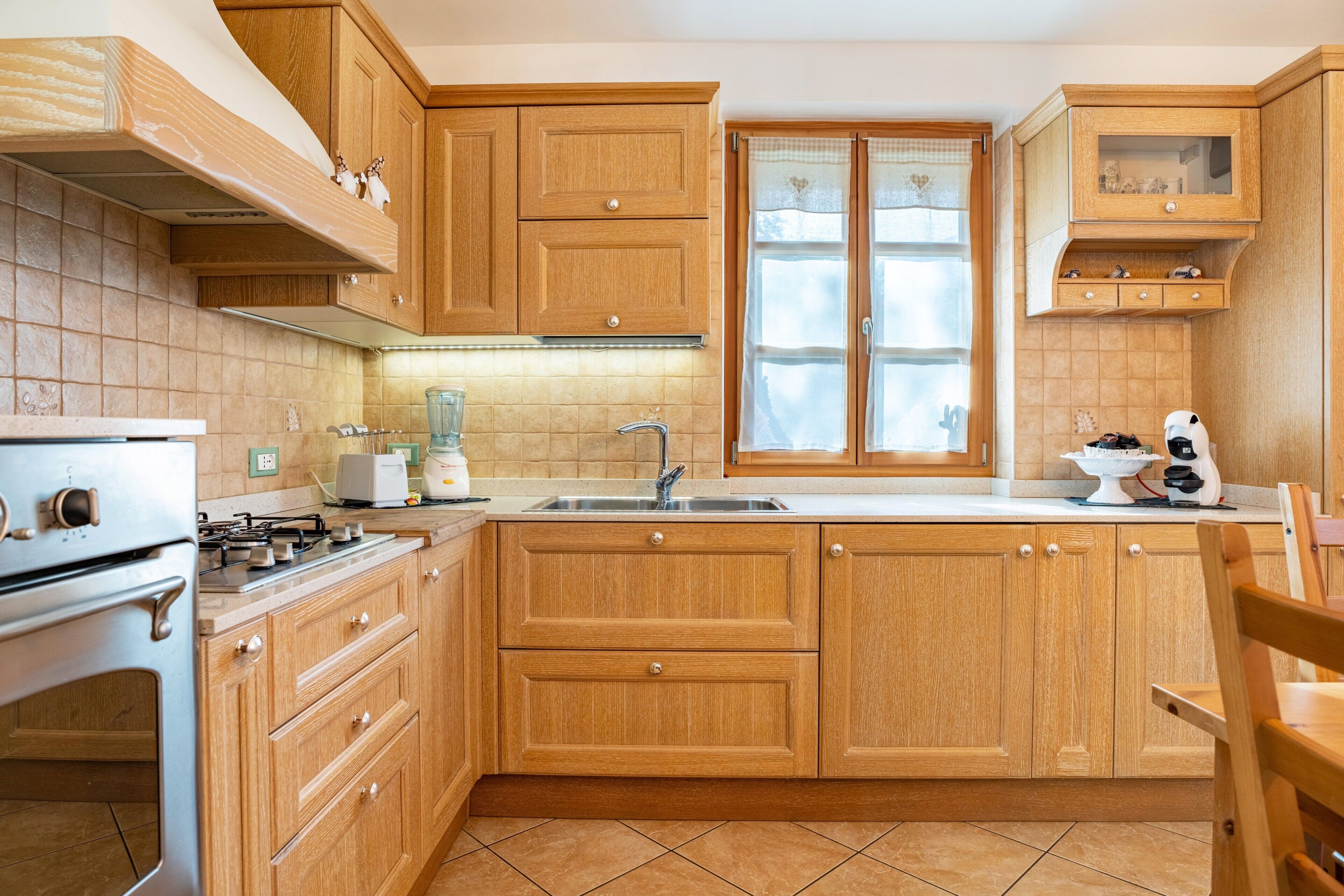 Réfrigérateur, four, plaque de cuisson, lave-vaisselle