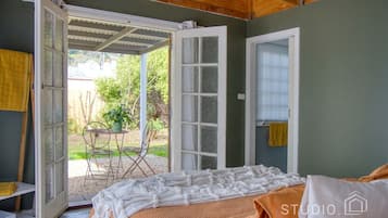 1 bedroom, iron/ironing board, bed sheets