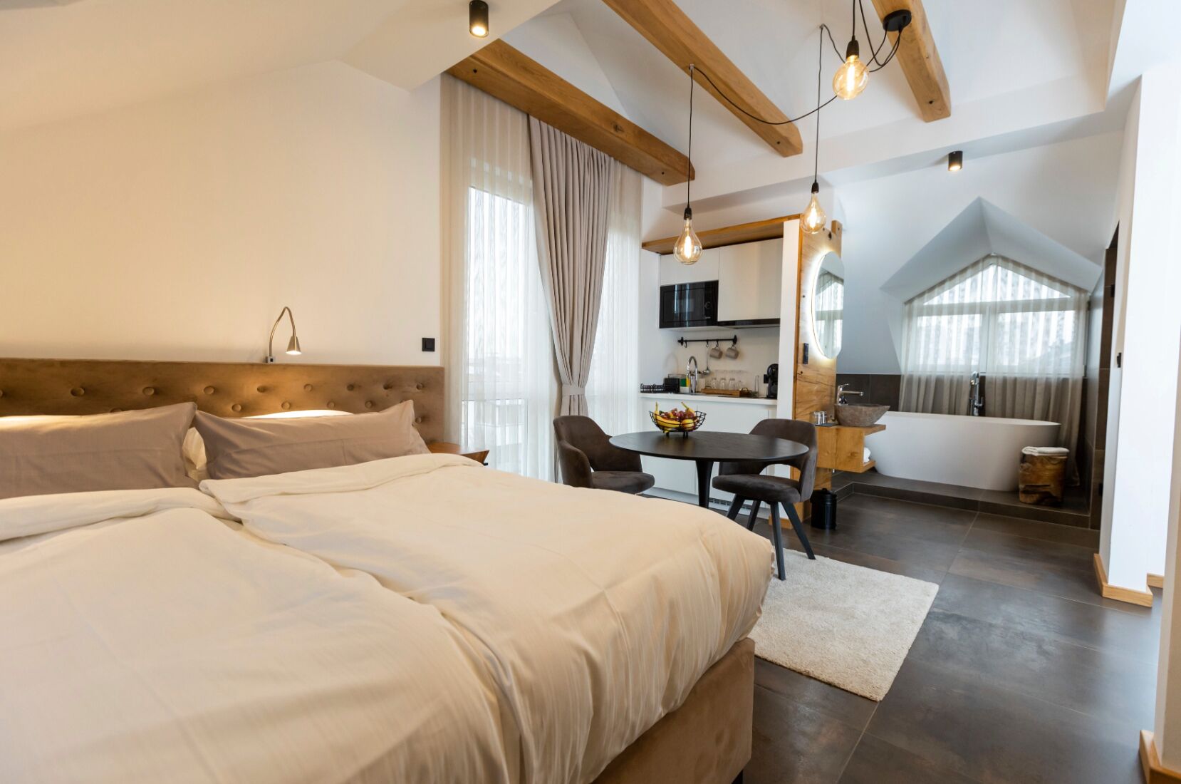 1 chambre, coffres-forts dans les chambres, bureau, Wi-Fi gratuit