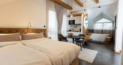 Luxurious Studio w/a Bathtub at Kavenija Apartment