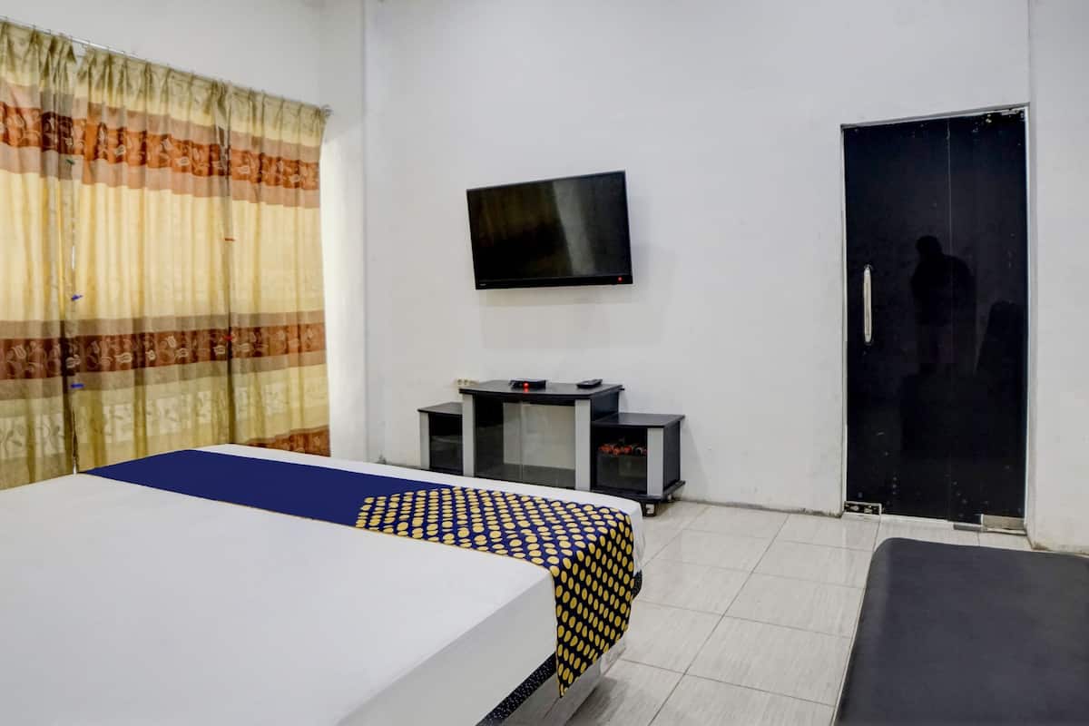 comfort double room | laptop workspace, free wifi, bed sheets