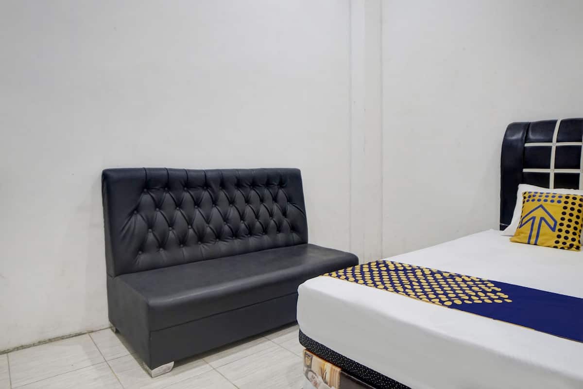 comfort double room | laptop workspace, free wifi, bed sheets