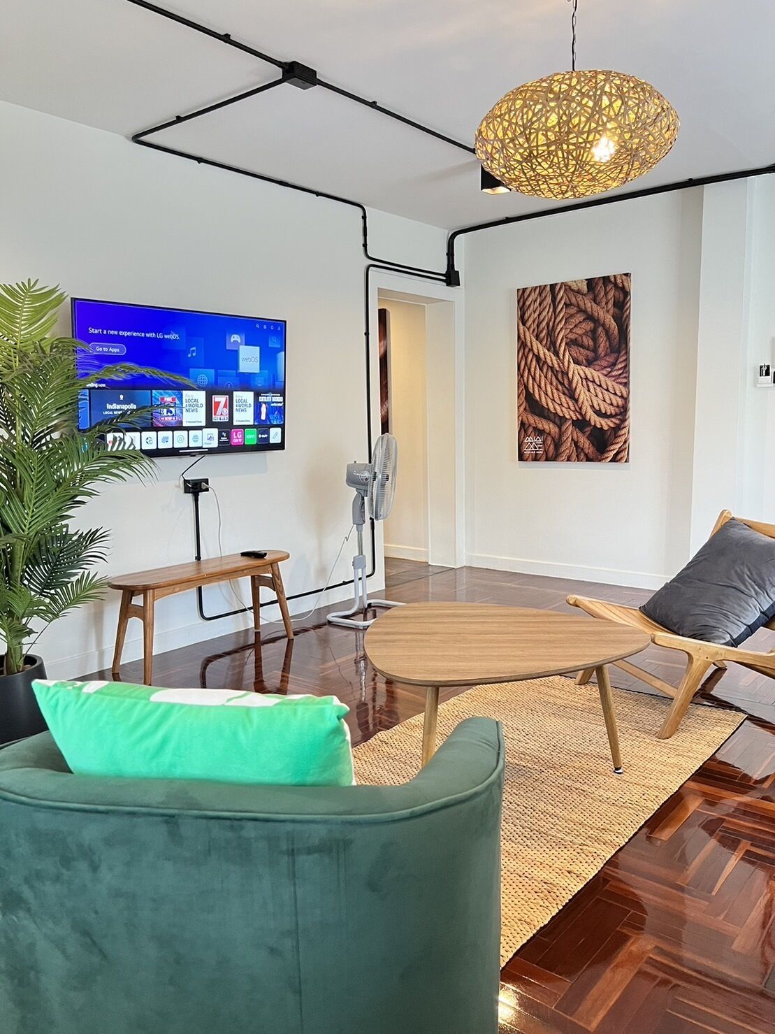 Suite | Living area | 55-inch Smart TV with cable channels