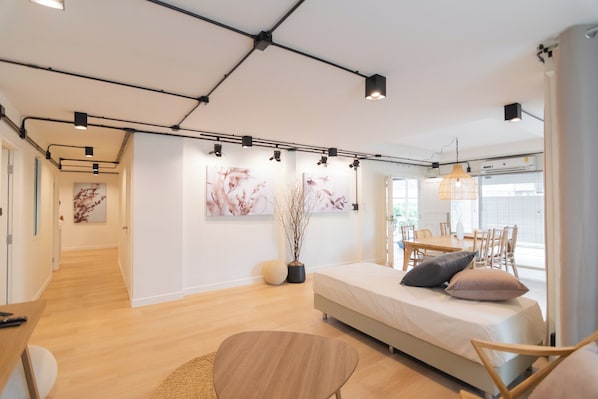 Family Suite | Living area - MINI-ME HUBS - Charm Suites in Old City (Chiang Mai)