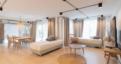 MINI-ME HUBS - Charm Suites in Old City