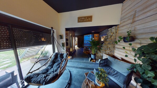 Sauna, hot tub, steam room, hot stone massages, body wraps