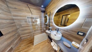 Suite Mélusine - SPA | Baño | Secador de pelo, toallas y papel higiénico