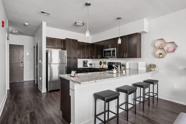 Fridge, microwave, oven, stovetop