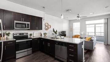 Fridge, microwave, oven, stovetop