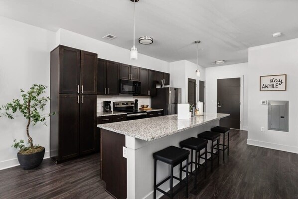 Fridge, microwave, oven, stovetop