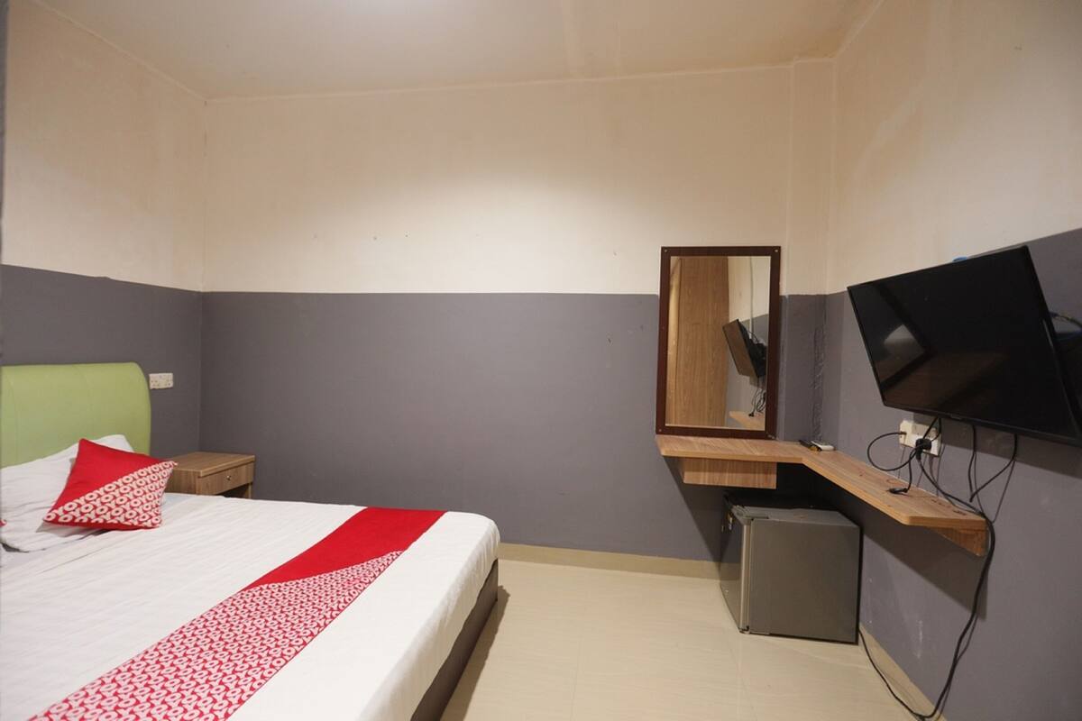 Standard Double Room | Desk, laptop workspace, free WiFi, bed sheets
