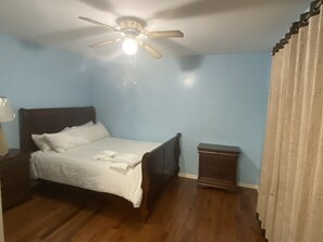 2 habitaciones, tabla de planchar con plancha y wifi gratis 
