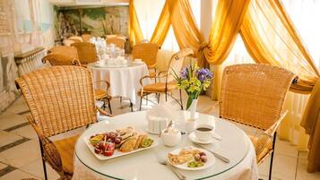 Petit déjeuner buffet compris tous les jours