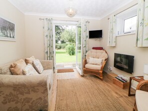 DVD player - Little Claremont (Yelverton)