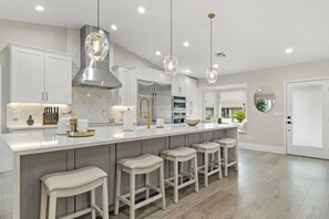 Fridge, microwave, oven, stovetop - Ideally Located for Spring Training W/ Pool, BBQ (Phoenix)