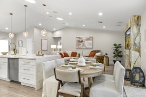 Dining - Ideally Located for Spring Training W/ Pool, BBQ (Phoenix)