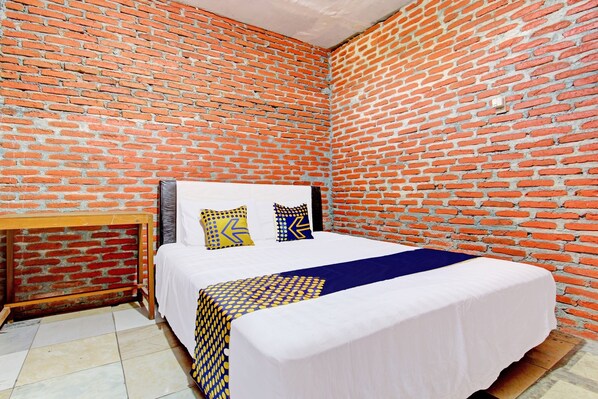 經濟雙人房 | 書桌、免費 Wi-Fi、床單