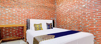 OYO Life 93010 Omah Bareng Syariah Sambisari