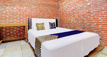 OYO Life 93010 Omah Bareng Syariah Sambisari