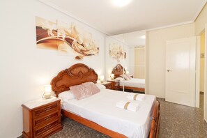 3 bedrooms, free WiFi, bed sheets, wheelchair access