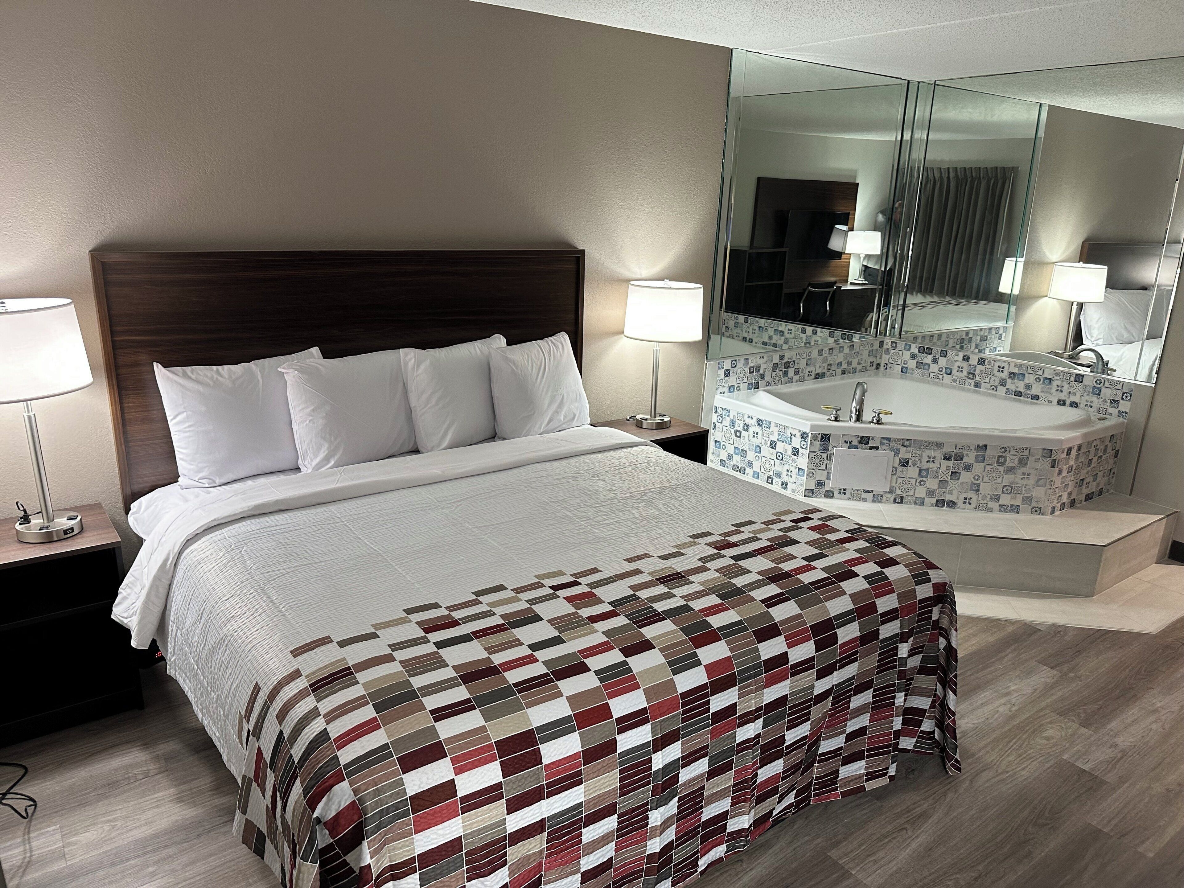 Superior Room, 1 King Bed, Non Smoking, Jetted Tub