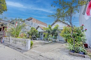 Exterior - OYO Life 92921 Omaya Kost Syariah (Jombang)