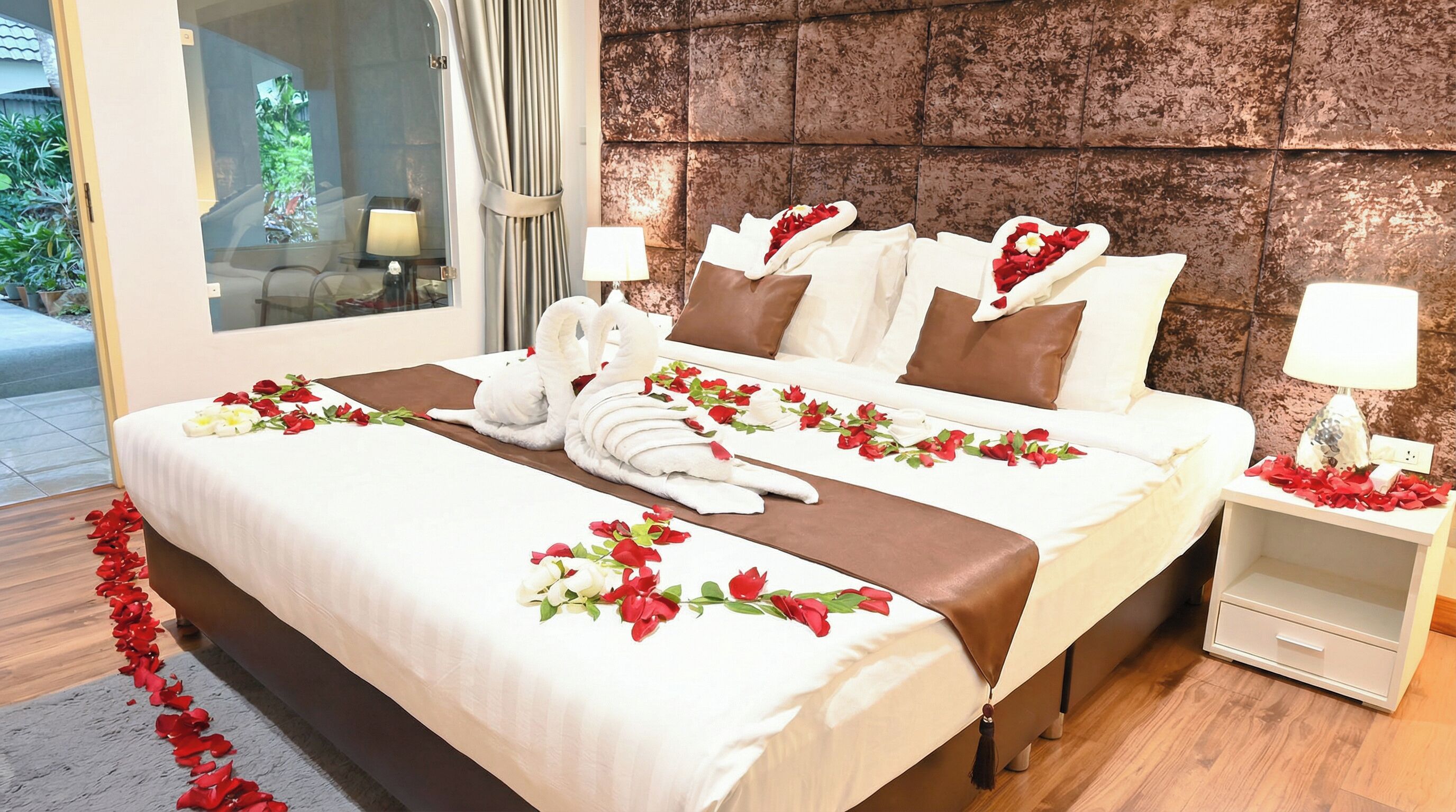 허니문룸, 킹사이즈침대 1개 | 고급 침구, 오리/거위털 이불, 미니바, 객실 내 금고