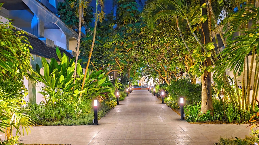 Pooh Beach Resort & Spa