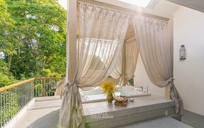 ALANNA JACUZZI PENTHOUSE | 발코니 전망