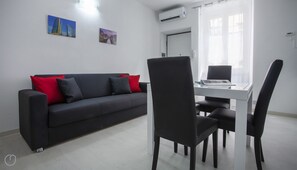 Apartment (1 Bedroom) | Interior