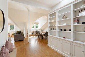 Interior - Beautiful Regents Park Apartment (Greater London)