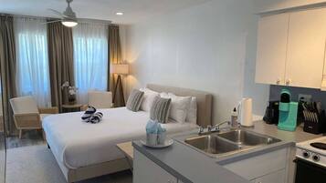 Iron/ironing board, WiFi, bed sheets