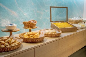 Daily buffet breakfast for a fee - the b osaka-shinsekai (Osaka)