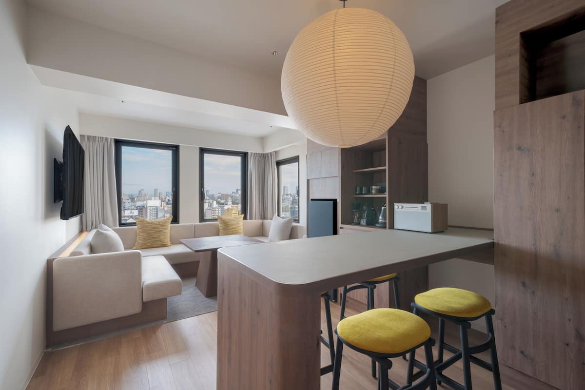 Kamar Quadruple Premium, Bebas Asap Rokok (2 Beds and 2 Bunkbeds, High Floor) | Meja kerja, Wi-Fi gratis, dan seprai linen