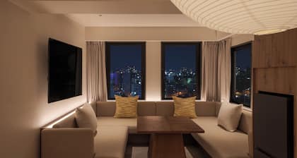 the b osaka-shinsekai