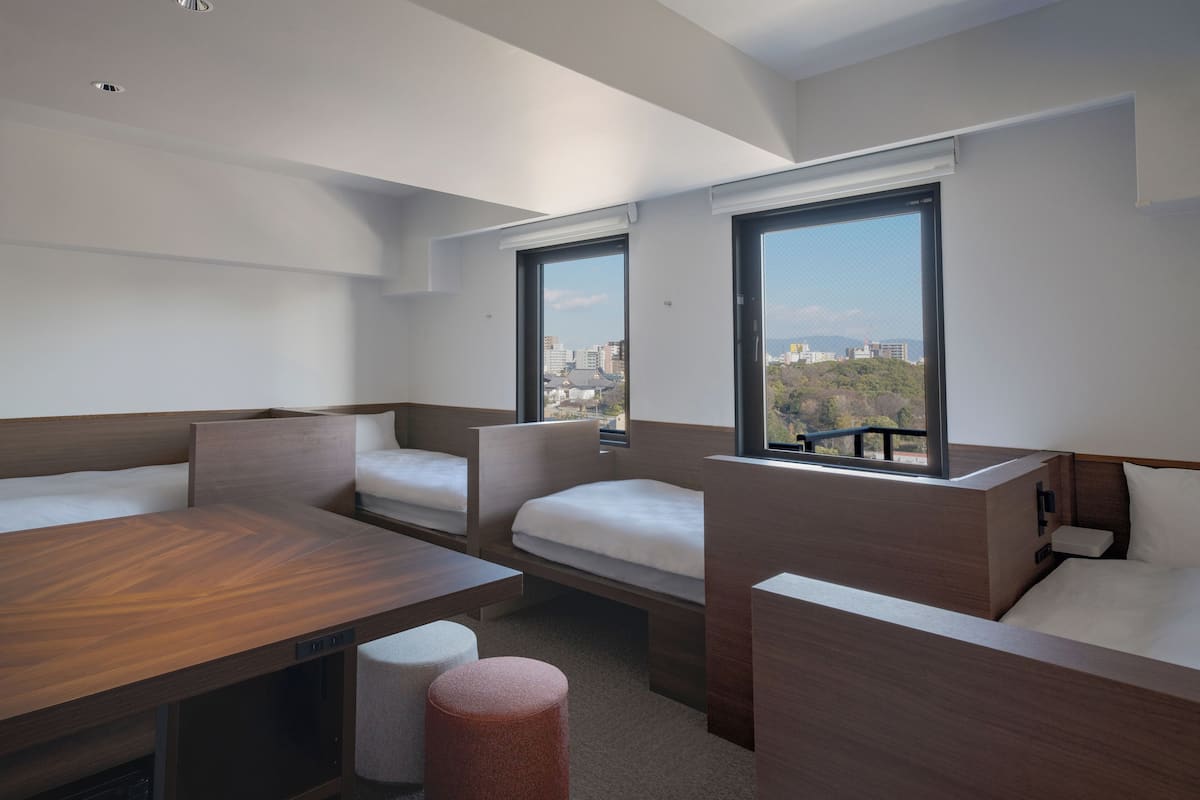 Kamar Keluarga, Bebas Asap Rokok (High Floor) | Meja kerja, Wi-Fi gratis, dan seprai linen