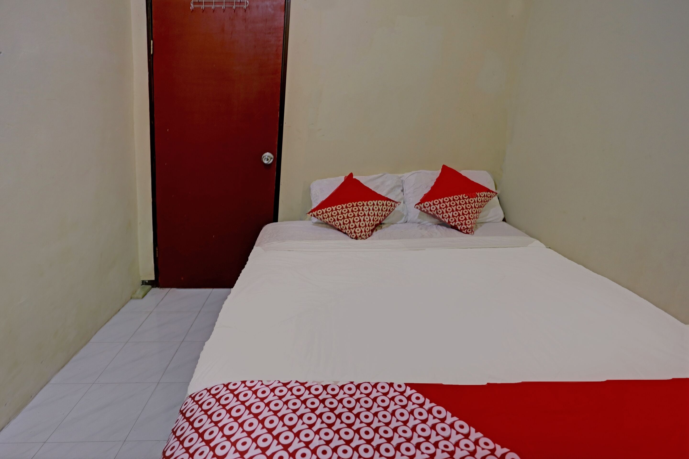 standard double room | desk, free wifi, bed sheets