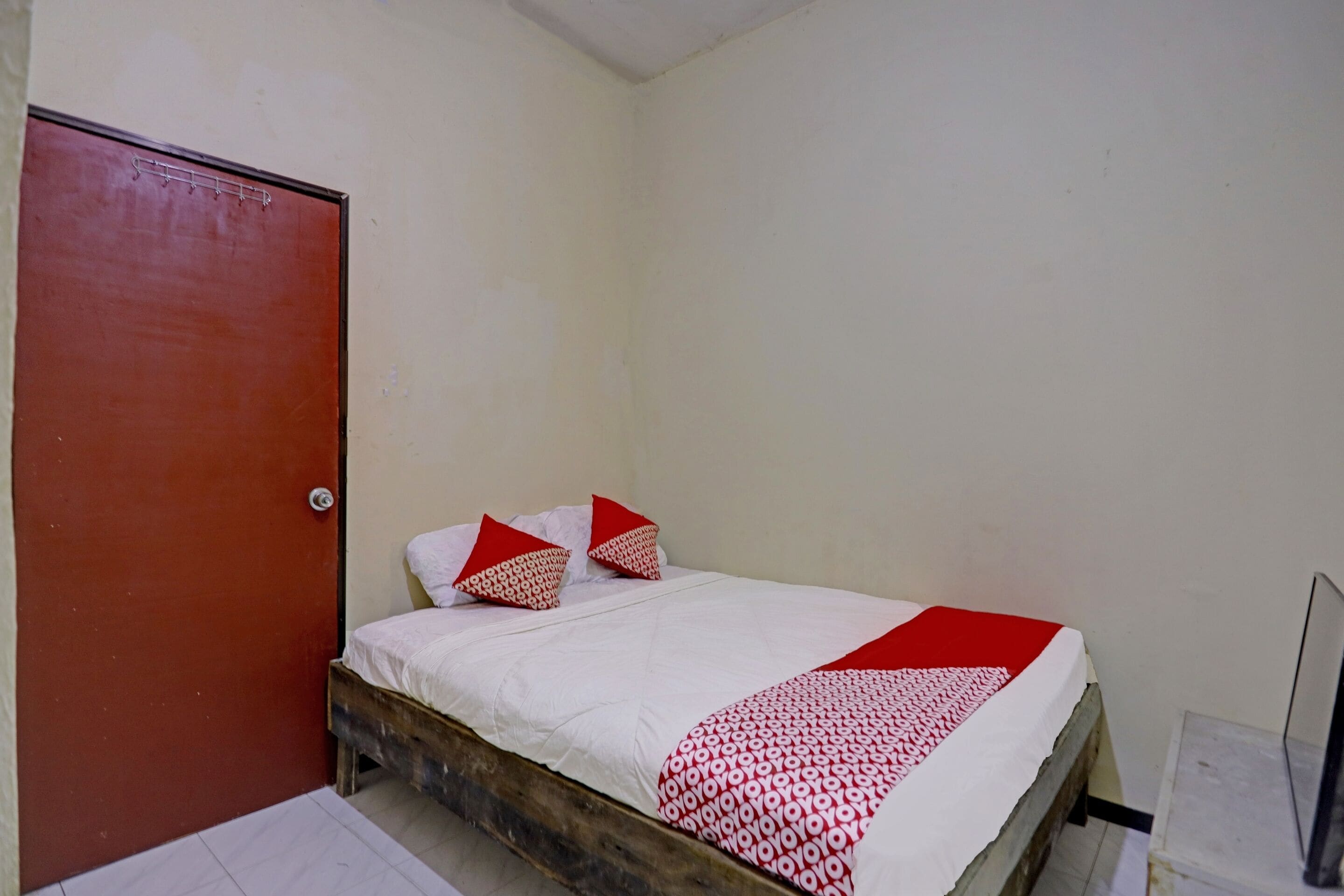 standard double room | desk, free wifi, bed sheets