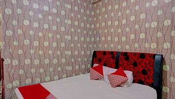 Standard Double Room | Desk, free WiFi, bed sheets