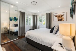 3 slaapkamers, een bureau, een strijkplank/strijkijzer, gratis wifi