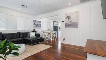 Smart TV, books, offices