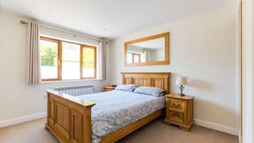 2 bedrooms, individually decorated, individually furnished, free WiFi